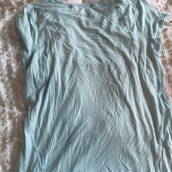 Lulu lemon workout shirt - Picture 2 of 3